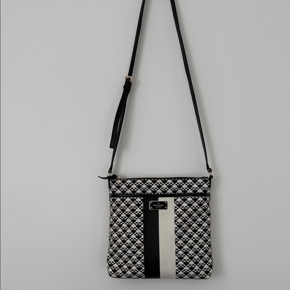 kate spade Handbags - Kate Spade Keisha Penn Place crossbody bag